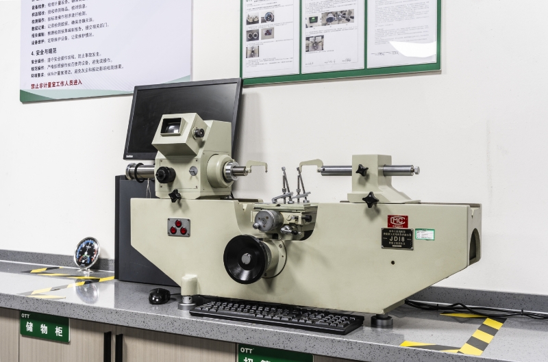 Universal Length Measuring Machine — Measuring Head Detail