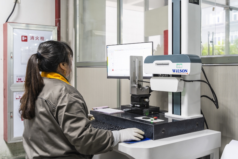 High-Precision Contour Measuring Instrument — Bearing Raceway Measurement